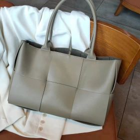 Large Capacity Shoulder Tote Bag (Option: Light Khaki Green)
