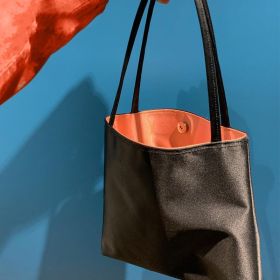 Women's New Fashion Handbag Simple Fashion (Option: Glossy Black)